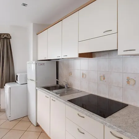 Arcobaleno Giallo Appartement *
